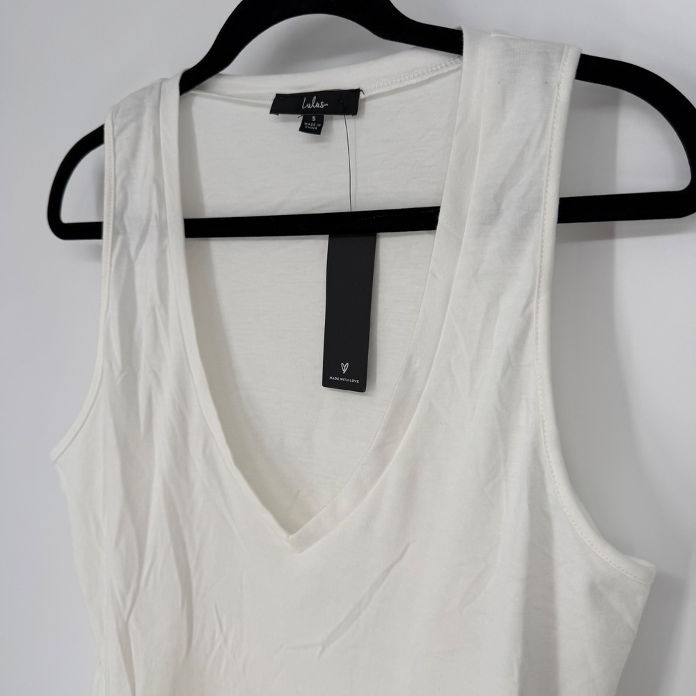 LULUS KINSEY WHITE V-NECK RUFFLED CROP TOP SMALL NWT COQUETTE PLAYFUL PLUNGING - Picture 2 of 9